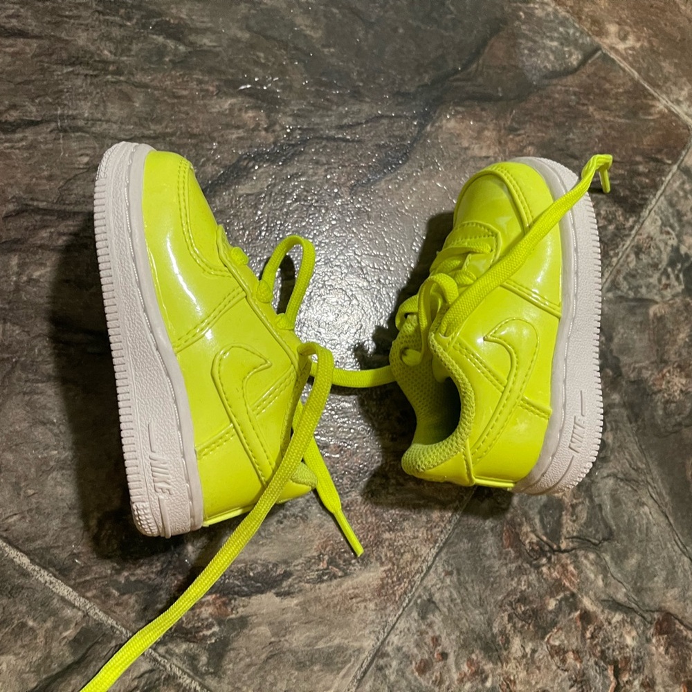 Like NEW!!! Never worn firm price